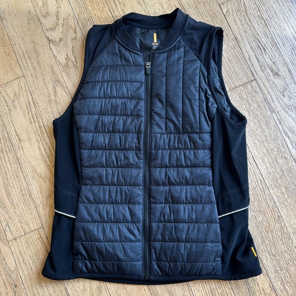 Lucy black running vest, size Medium - Picture 1 of 8